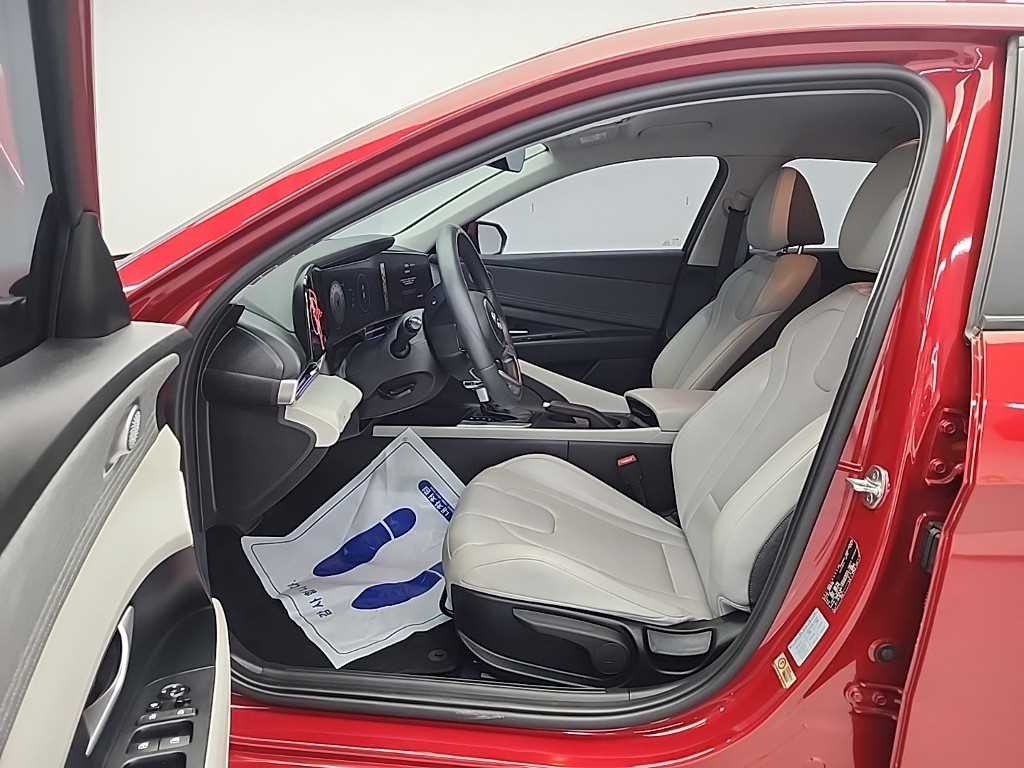 HYUNDAI Avante - Vista 11