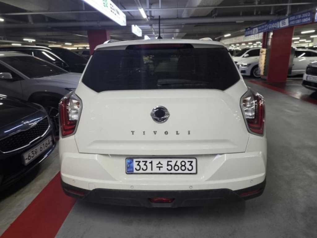 Ssangyong Tivoli - Vista 5
