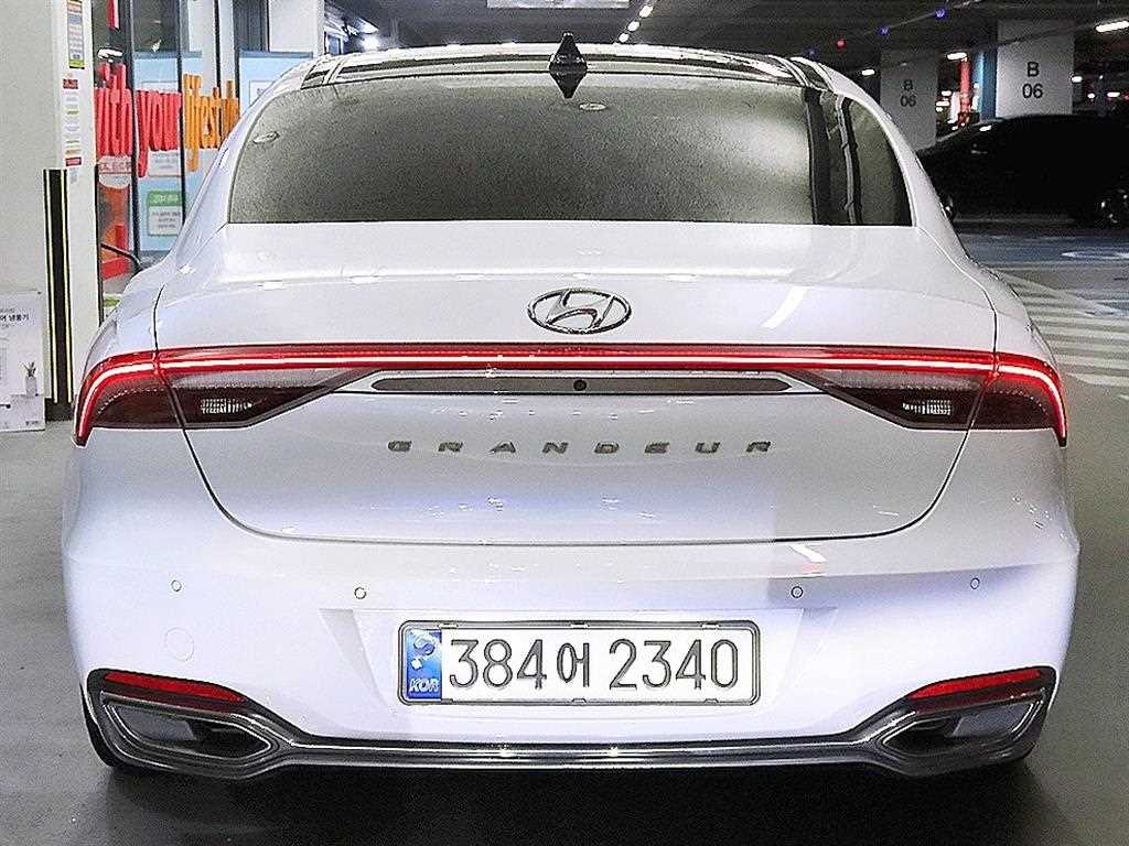HYUNDAI Grandeur - Vista 5