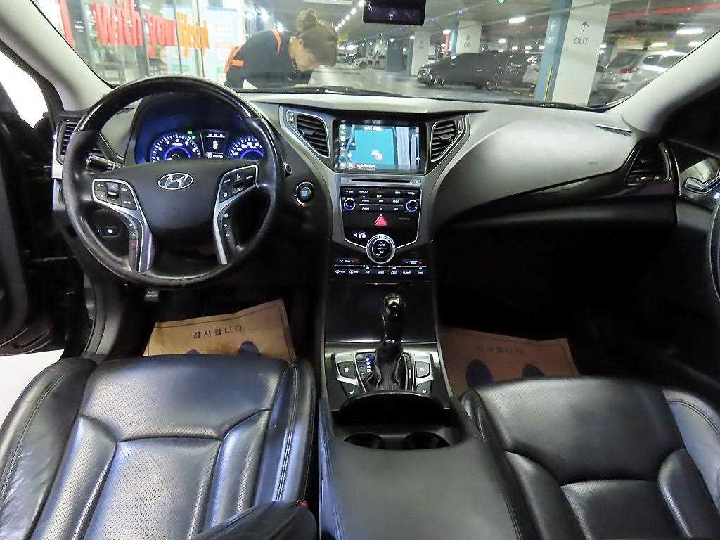 HYUNDAI Grandeur - Vista 9