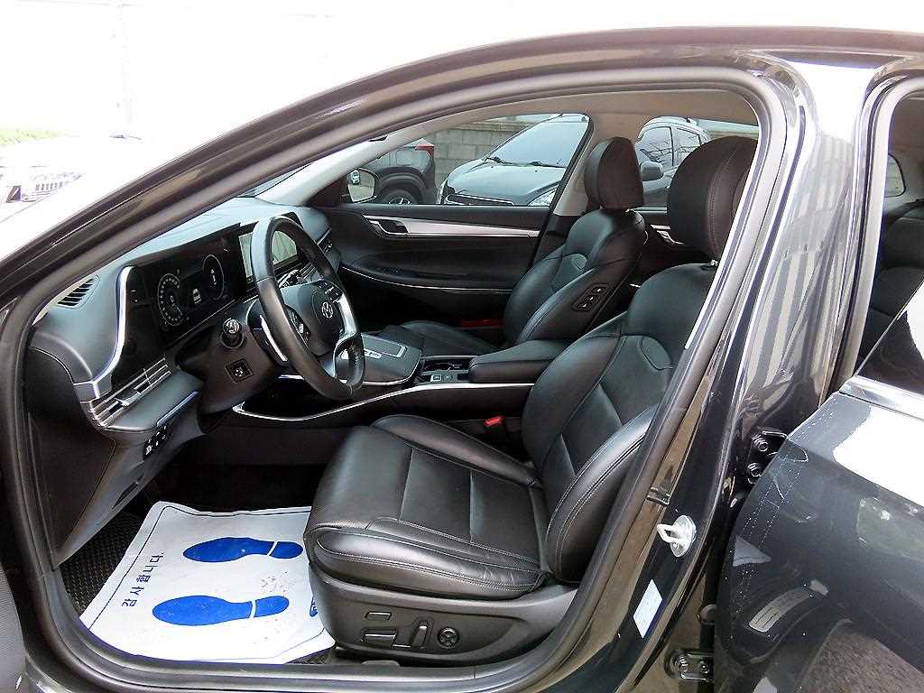 HYUNDAI Grandeur - Vista 5