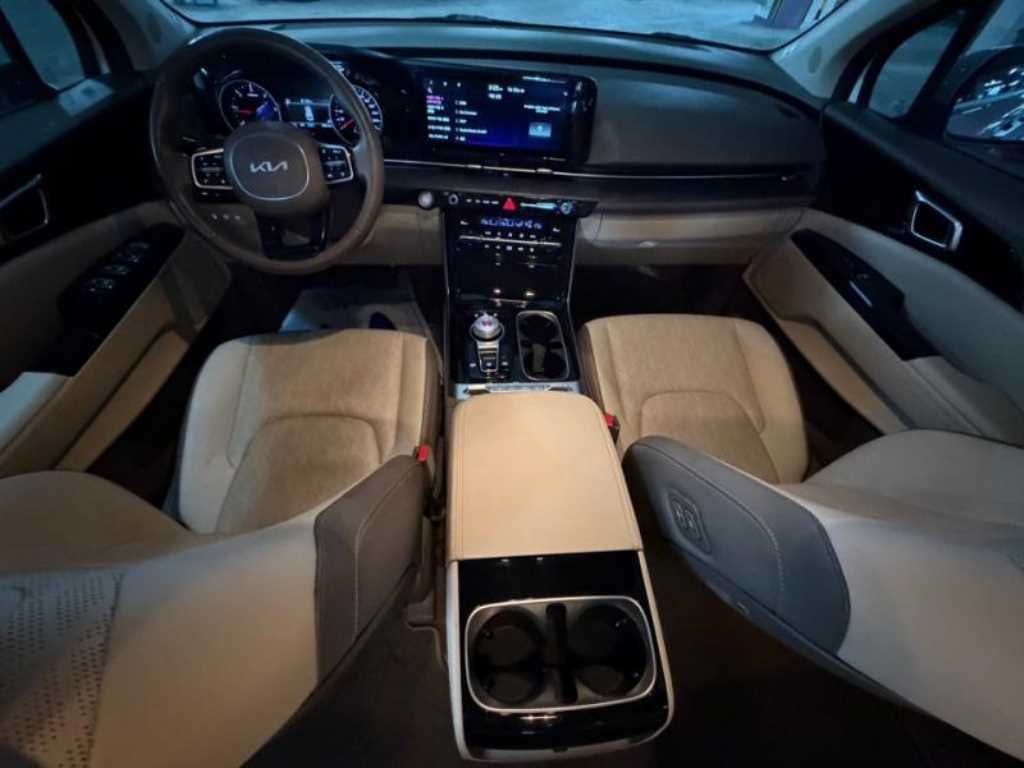 KIA Carnival - Vista 7
