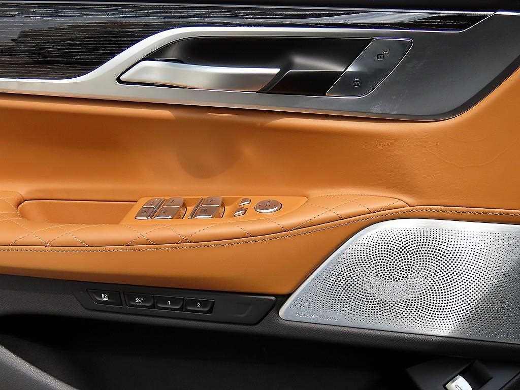 BMW 7 Series - Vista 11