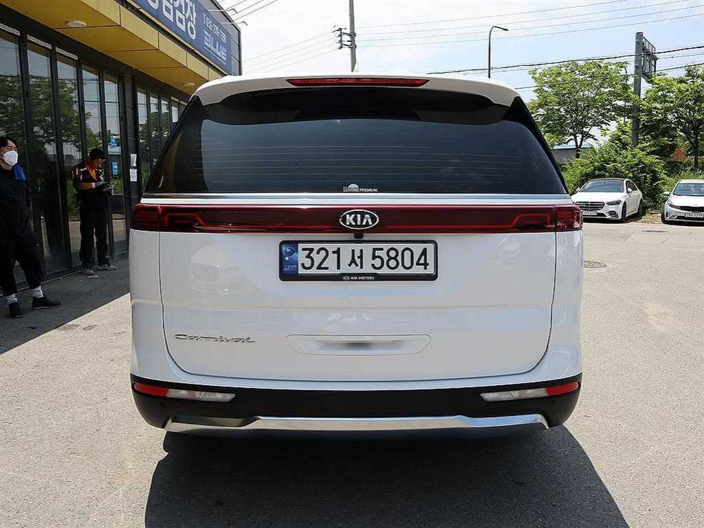 KIA Carnival - Vista 3