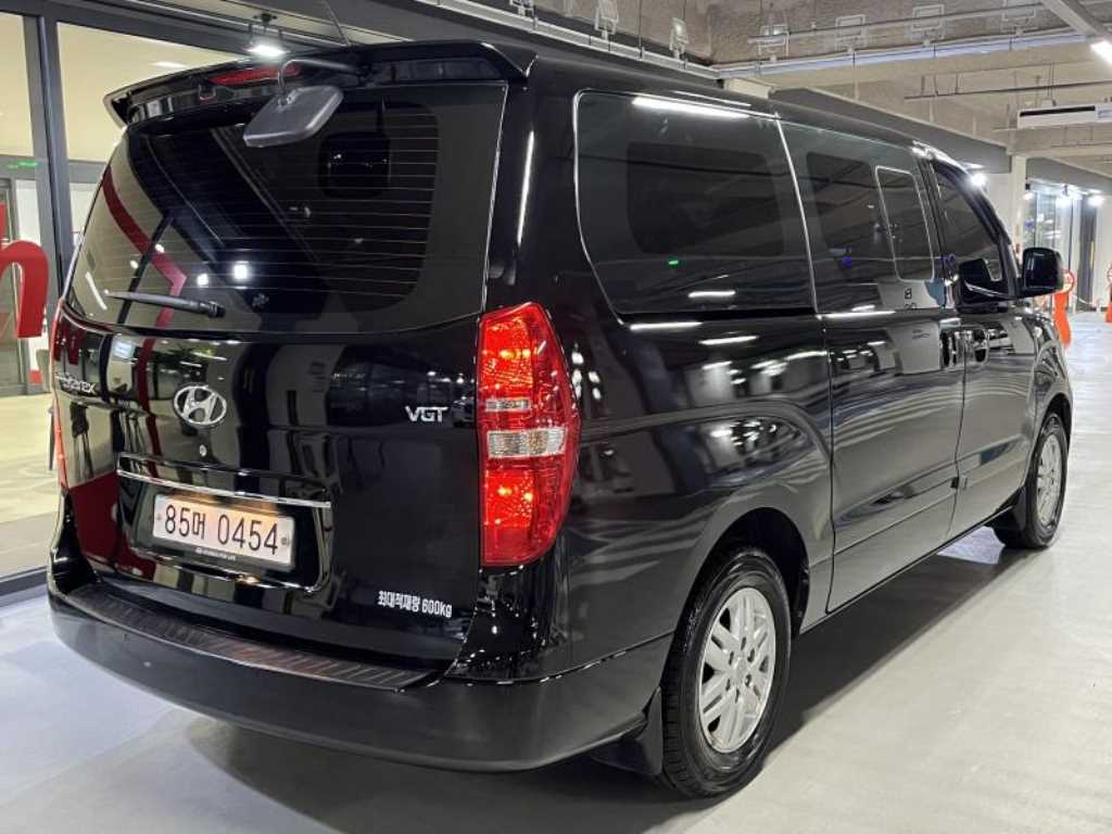 HYUNDAI Starex - Vista 4
