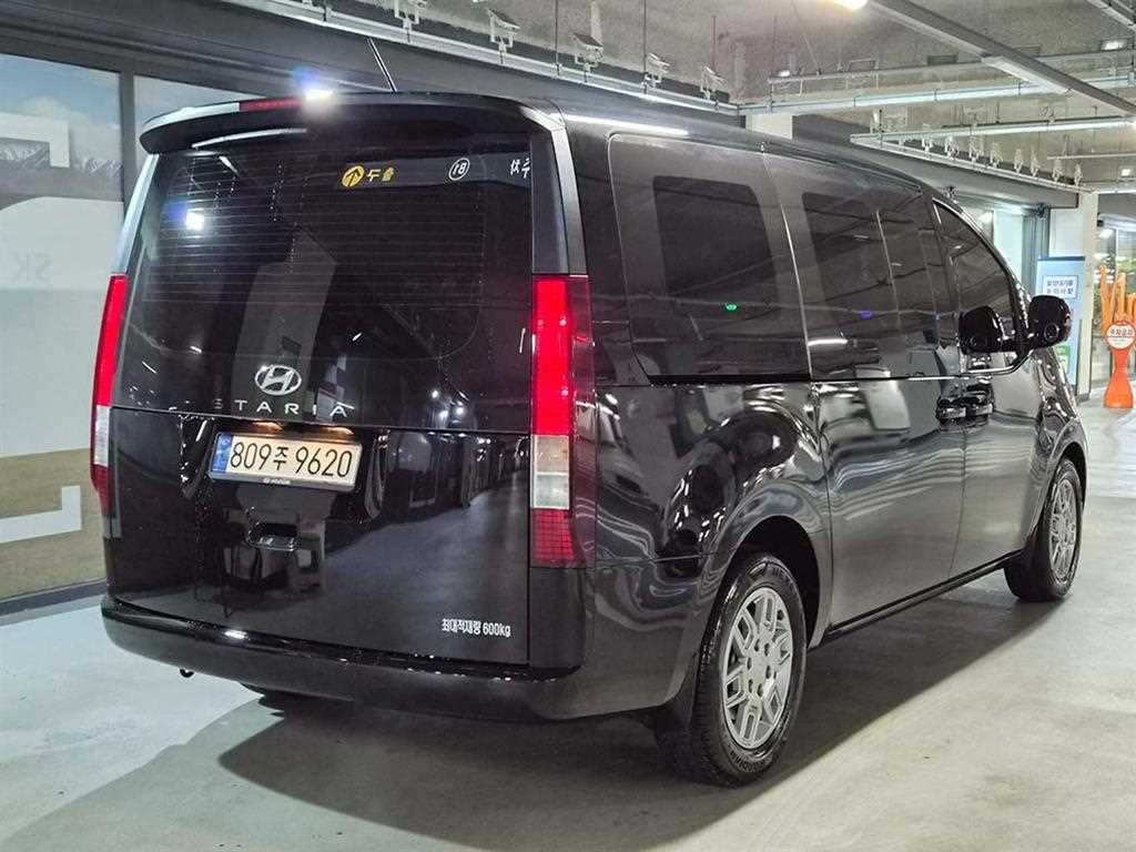 HYUNDAI Staria - Vista 4