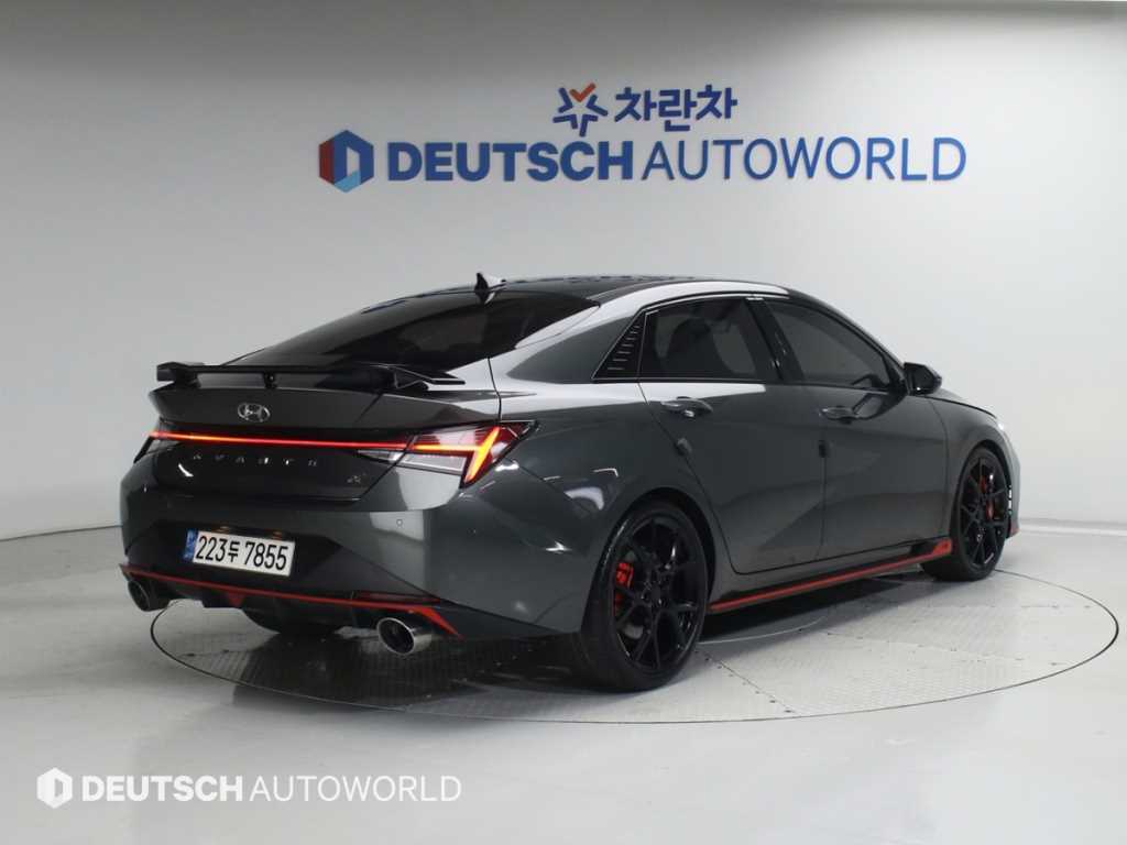 HYUNDAI Avante - Vista 2
