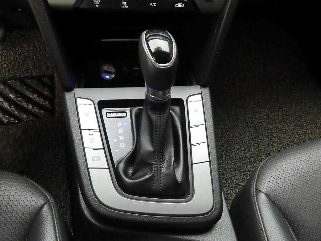 HYUNDAI Avante - Vista 11