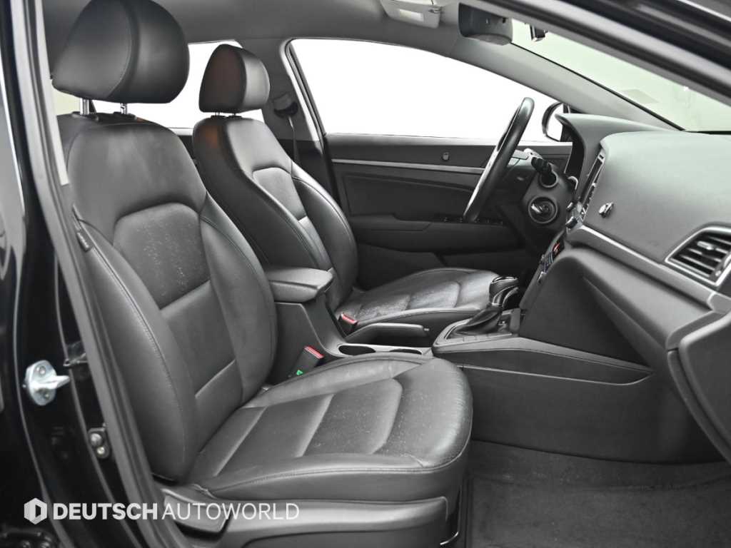HYUNDAI Avante - Vista 10
