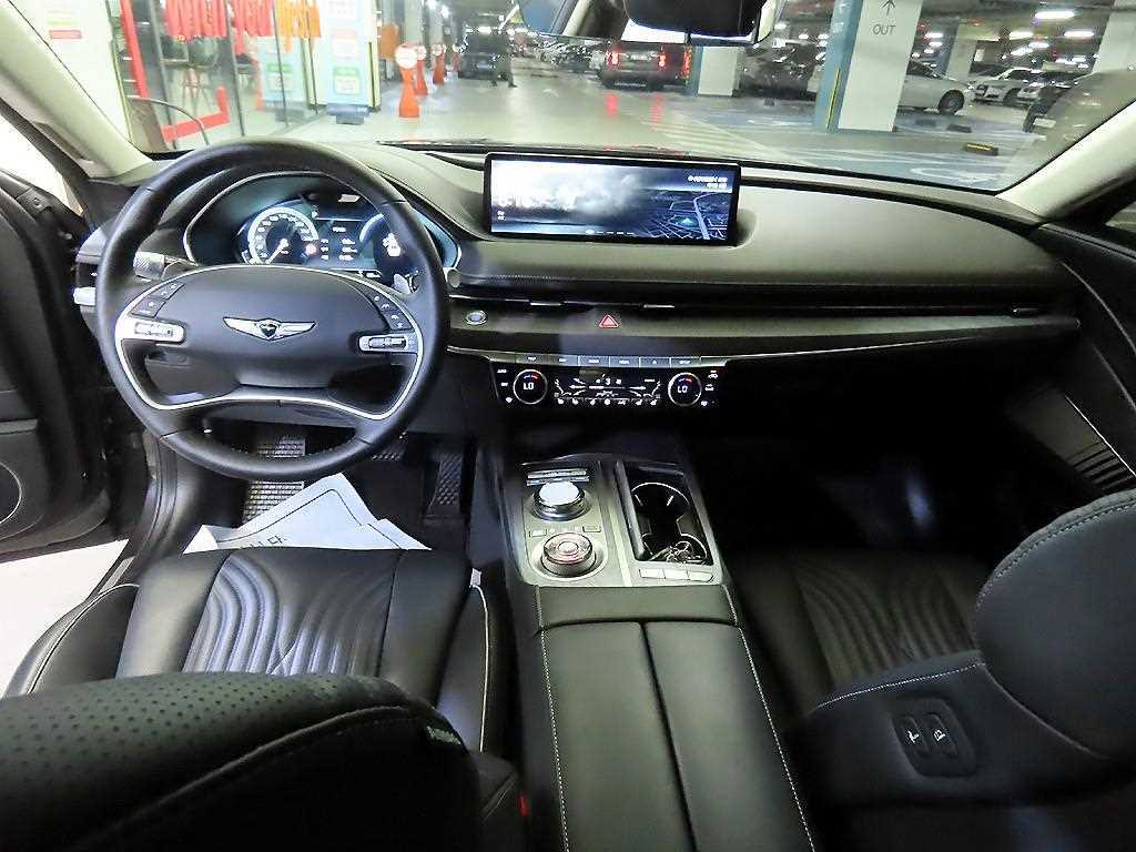 Genesis G80 - Vista 10