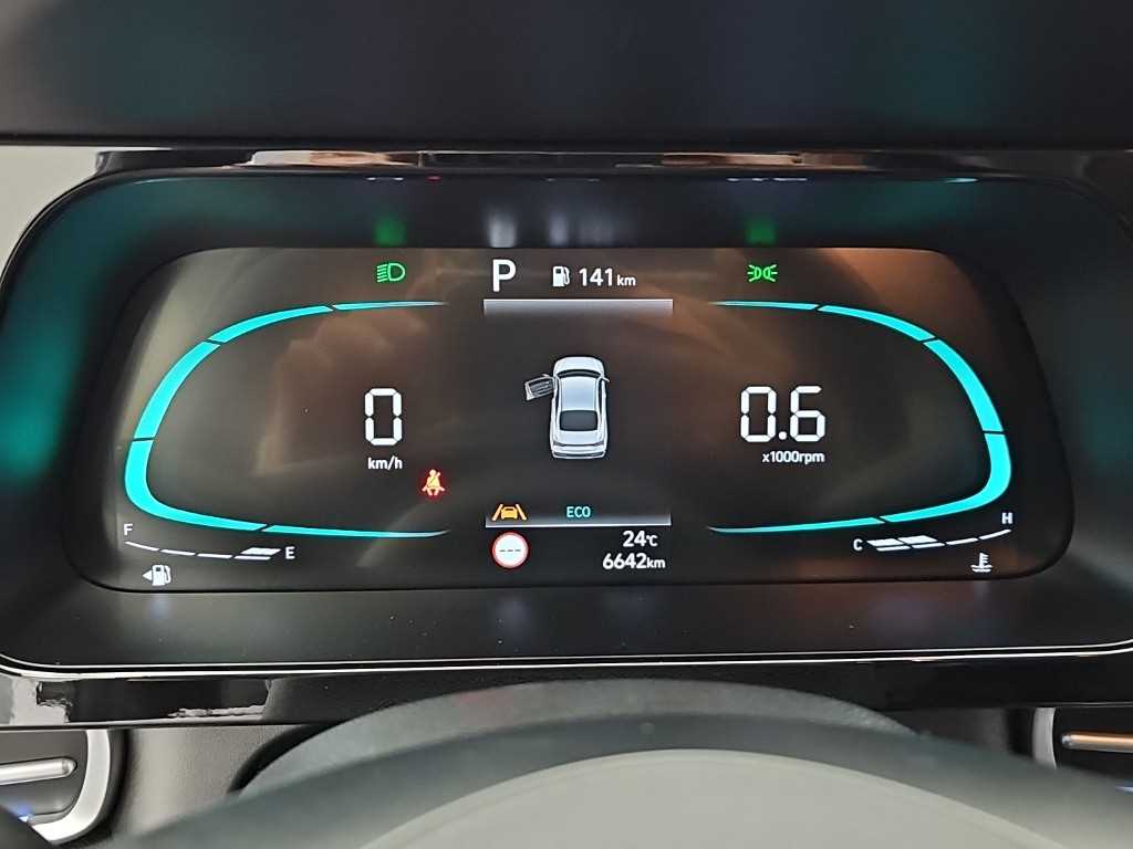 HYUNDAI Avante - Vista 6