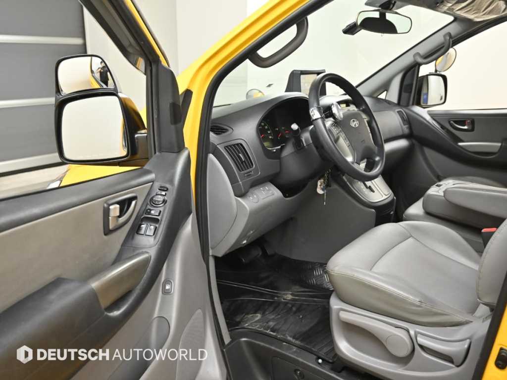HYUNDAI Starex - Vista 11