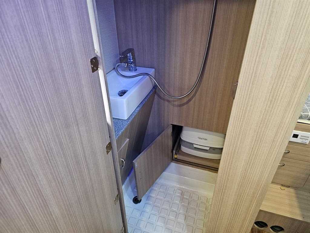 Small Truck (Wan)Camping car - Vista 10