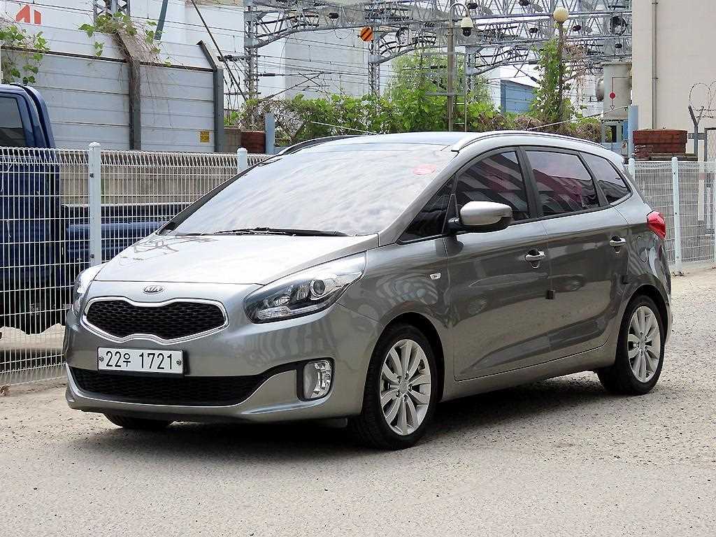 KIA Carens - Vista 2