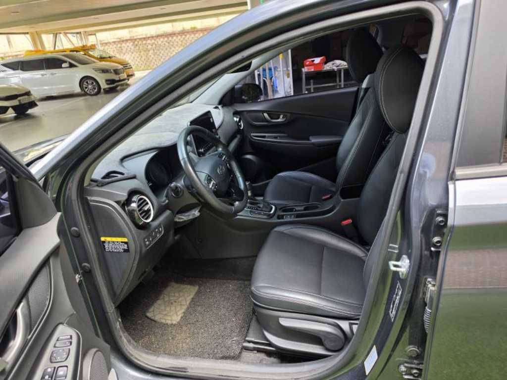 HYUNDAI Kona - Vista 4