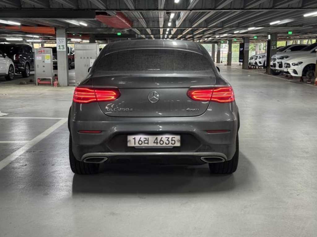 Mercedes Benz GLC Class - Vista 5