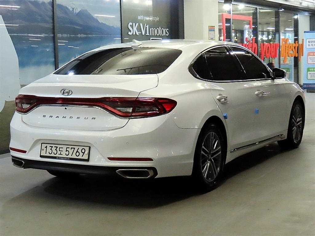 HYUNDAI Grandeur - Vista 4