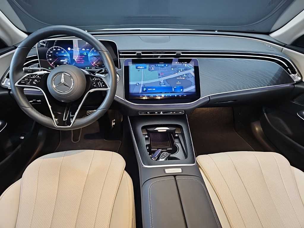 Mercedes Benz E class - Vista 7