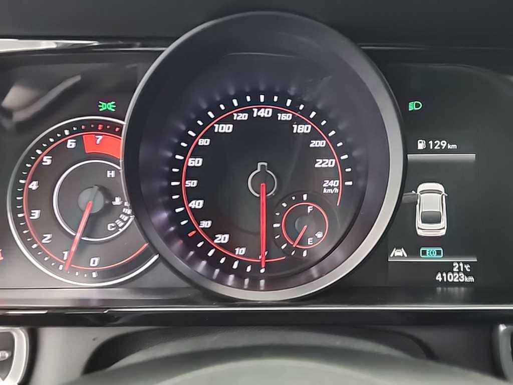 HYUNDAI Avante - Vista 6
