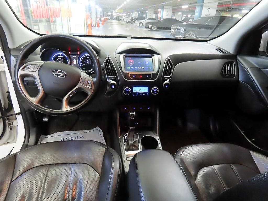 HYUNDAI Tucson - Vista 10
