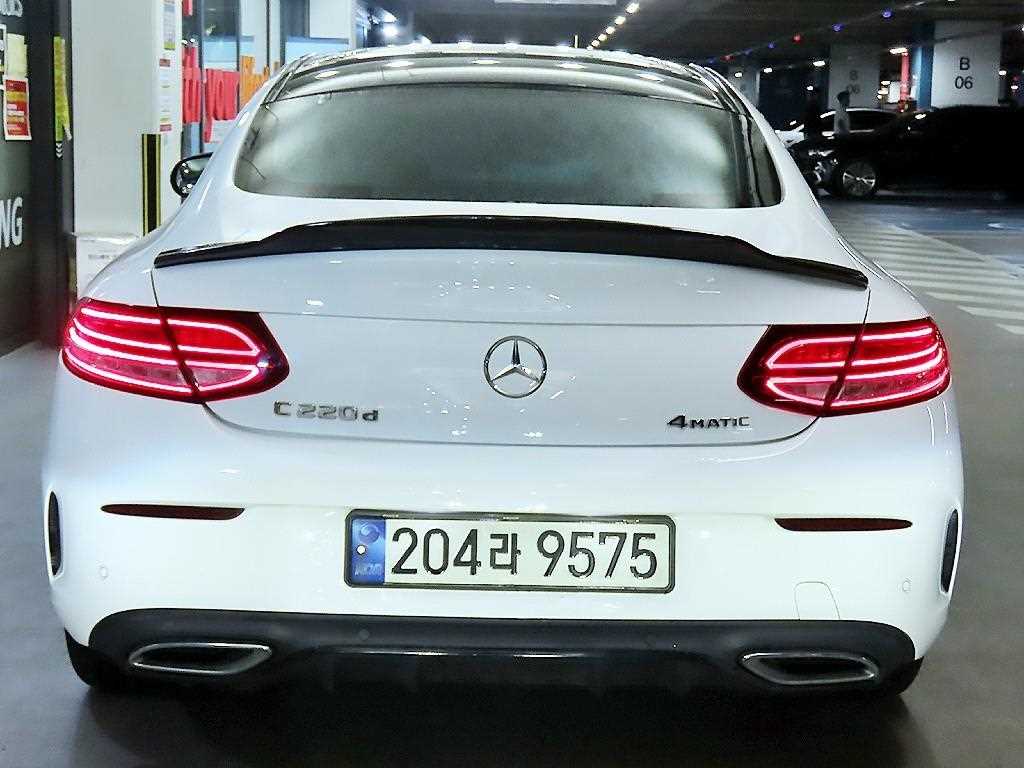 Mercedes Benz C Class - Vista 5