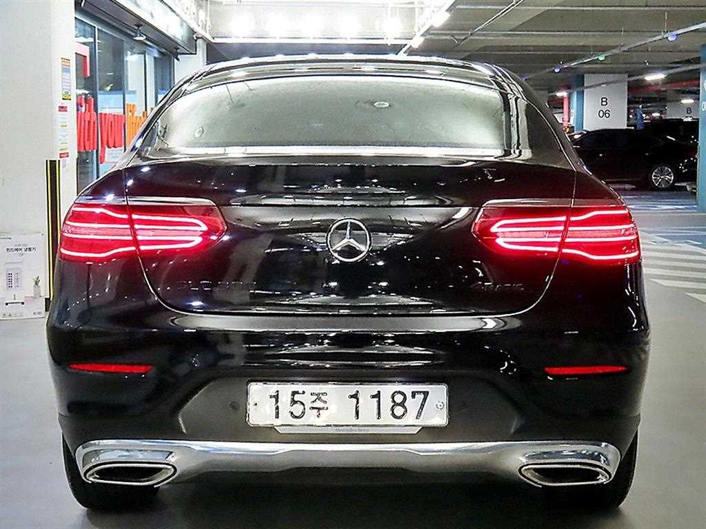 Mercedes Benz GLC Class - Vista 5