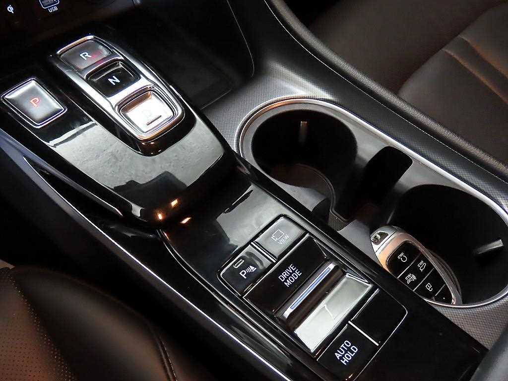 HYUNDAI Sonata - Vista 12
