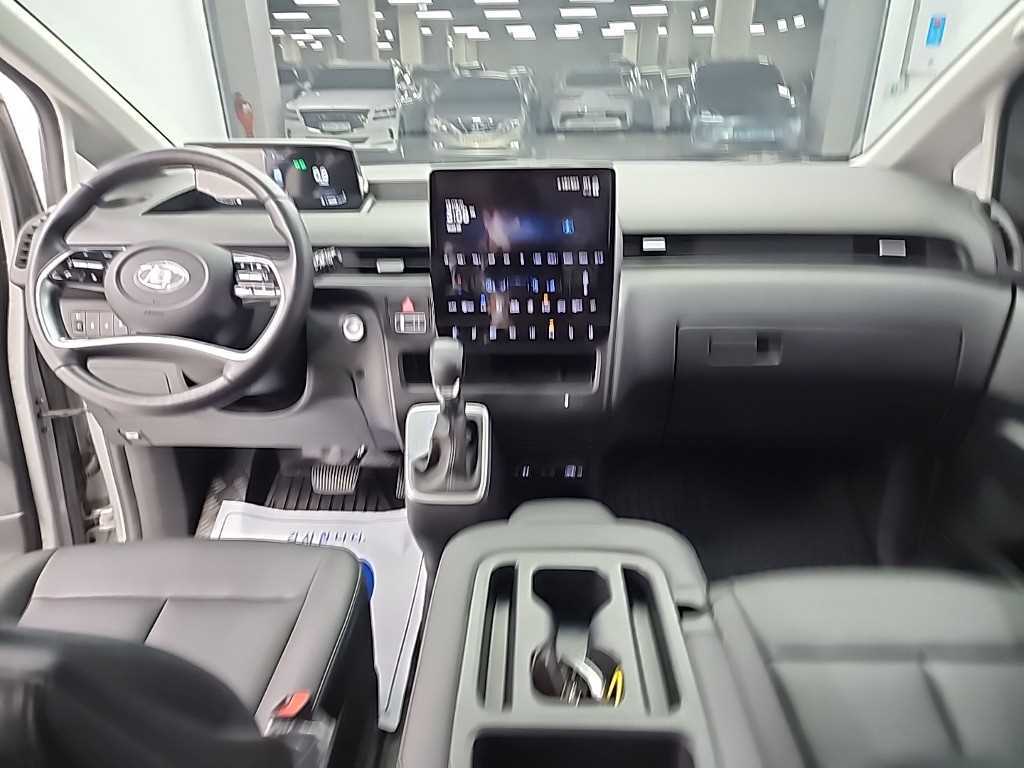 HYUNDAI Staria - Vista 7