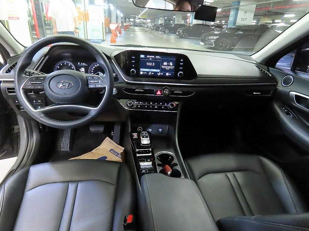 HYUNDAI Sonata - Vista 10