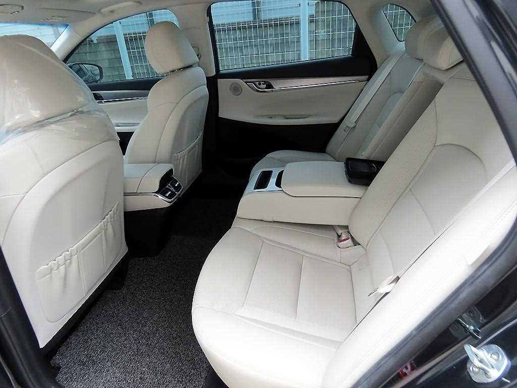 HYUNDAI Grandeur - Vista 6