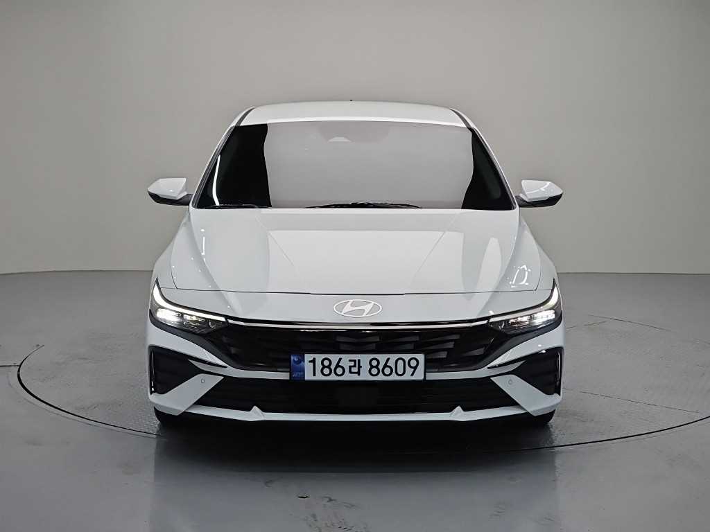 HYUNDAI Avante - Vista 2