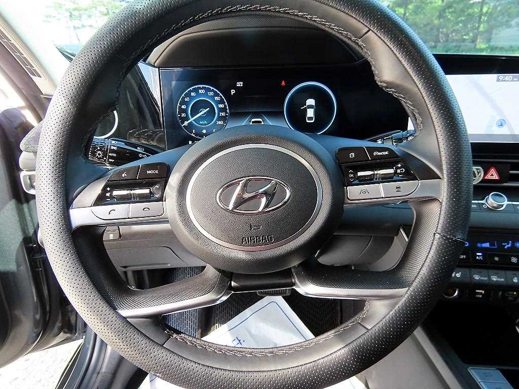 HYUNDAI Avante - Vista 8