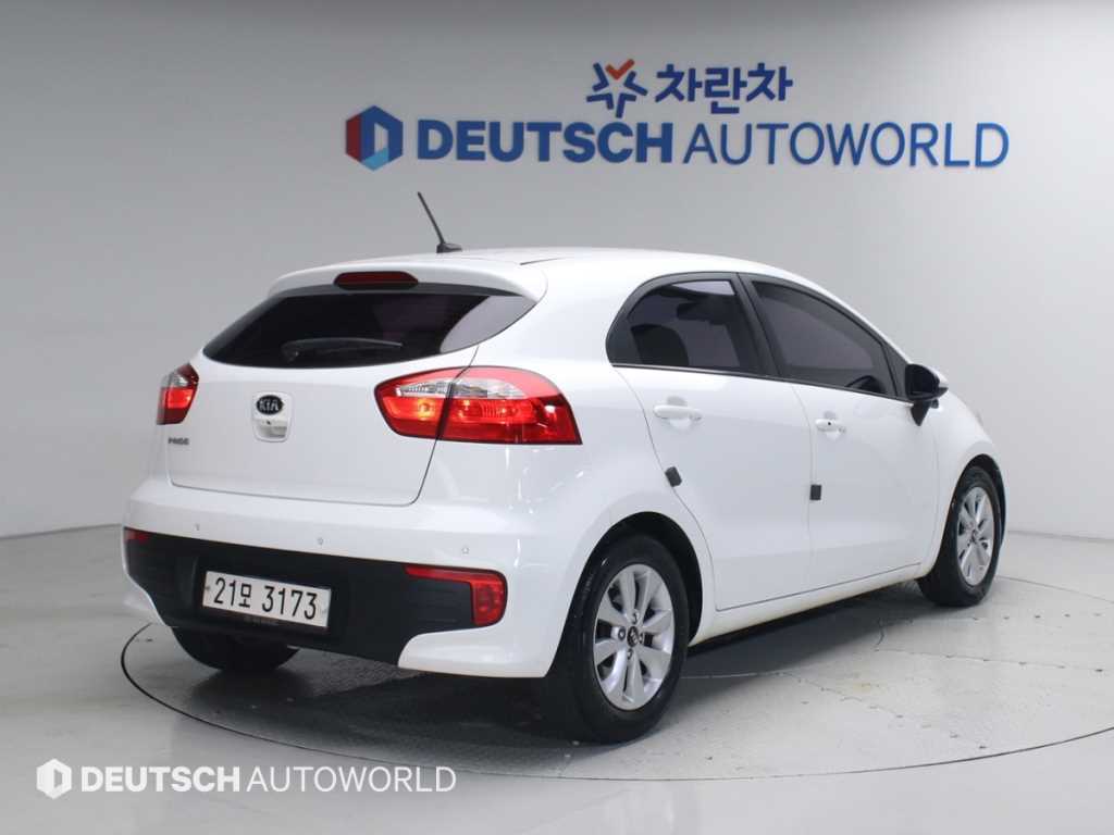 KIA Pride - Vista 2
