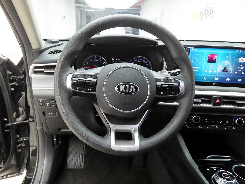KIA K5 - Vista 8