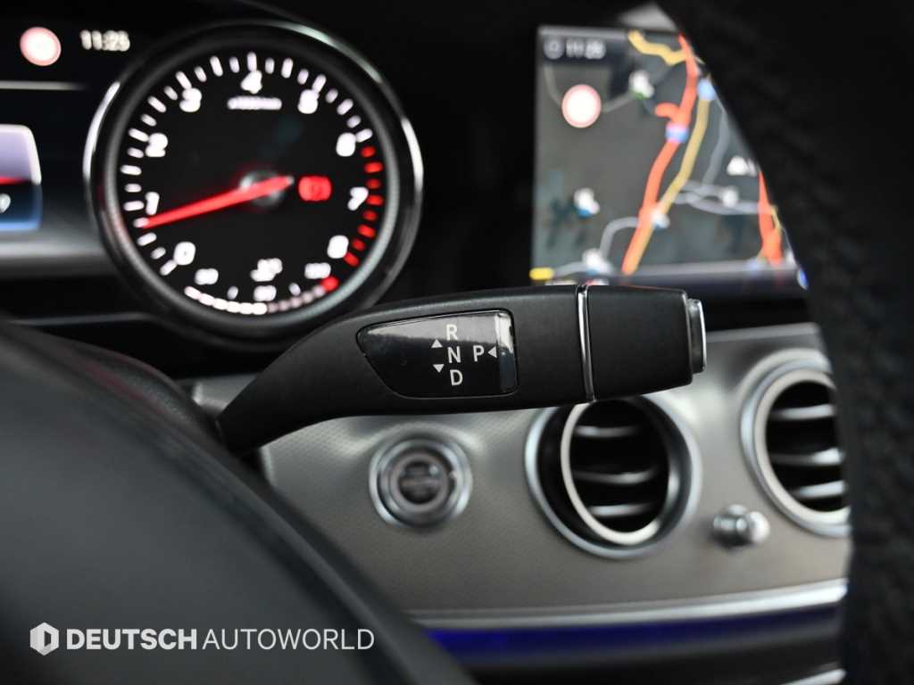 Mercedes Benz E class - Vista 9