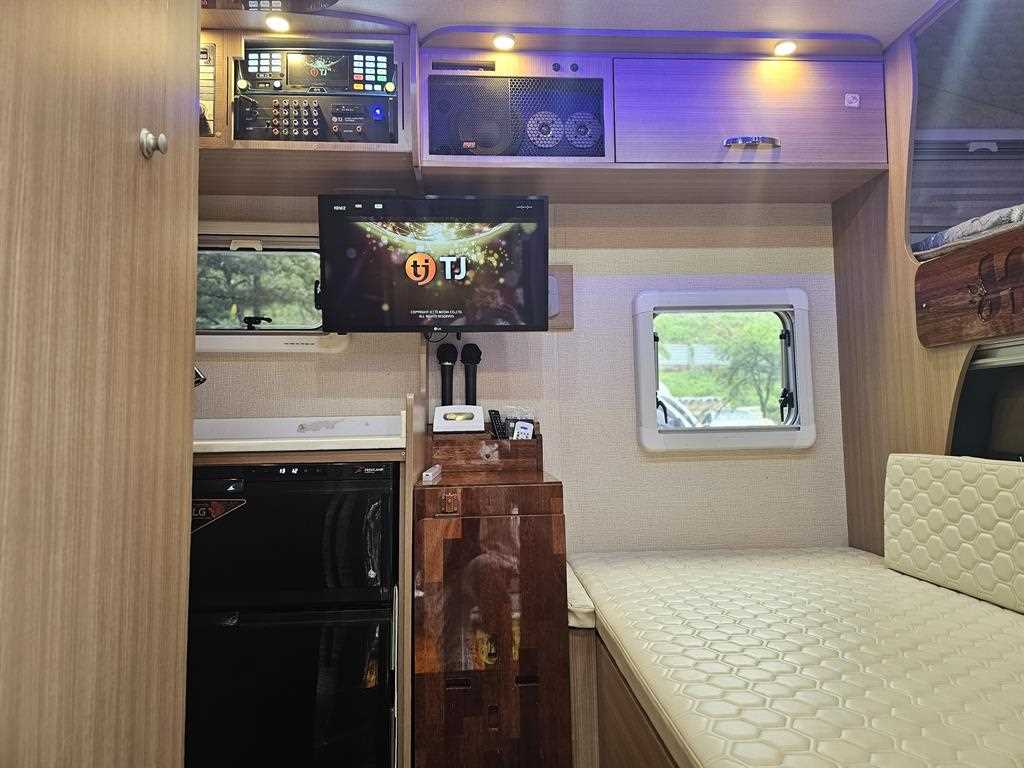 Small Truck (Wan)Camping car - Vista 5