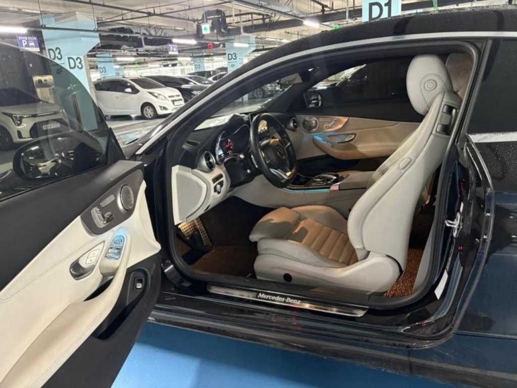Mercedes Benz C Class - Vista 9