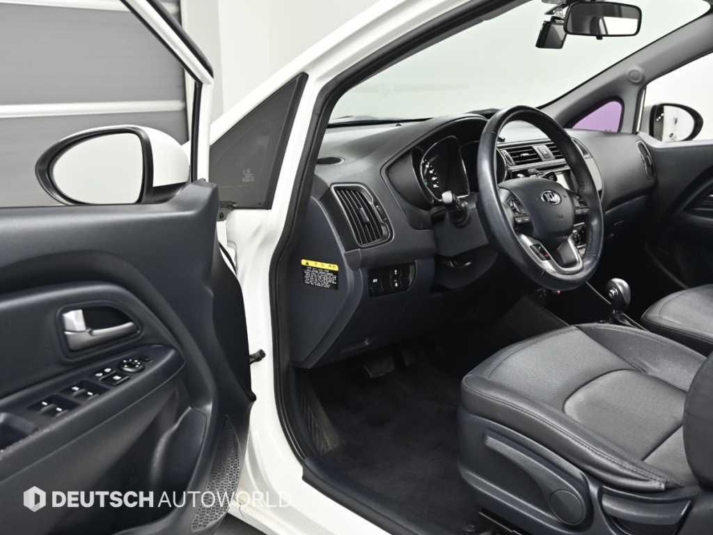 KIA Pride - Vista 11