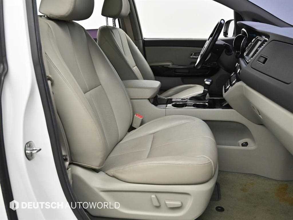 KIA Carnival - Vista 10