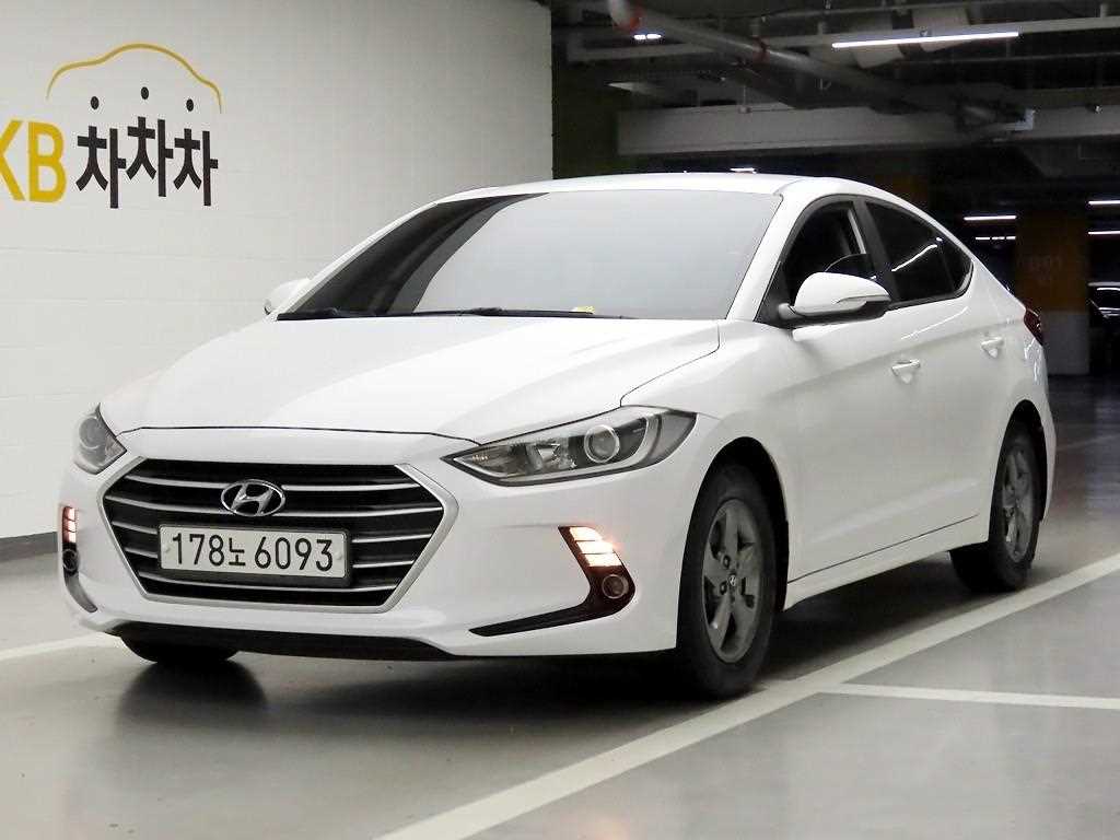 HYUNDAI Avante - Vista 2