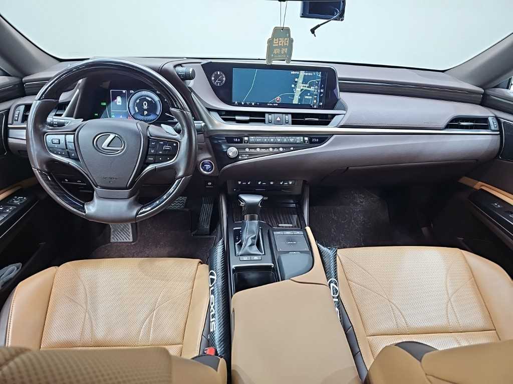 Lexus ES - Vista 7