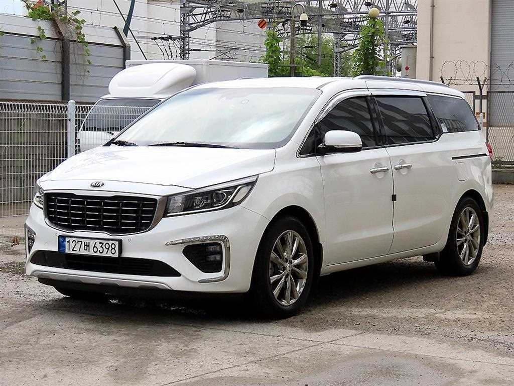 KIA Carnival - Vista 2