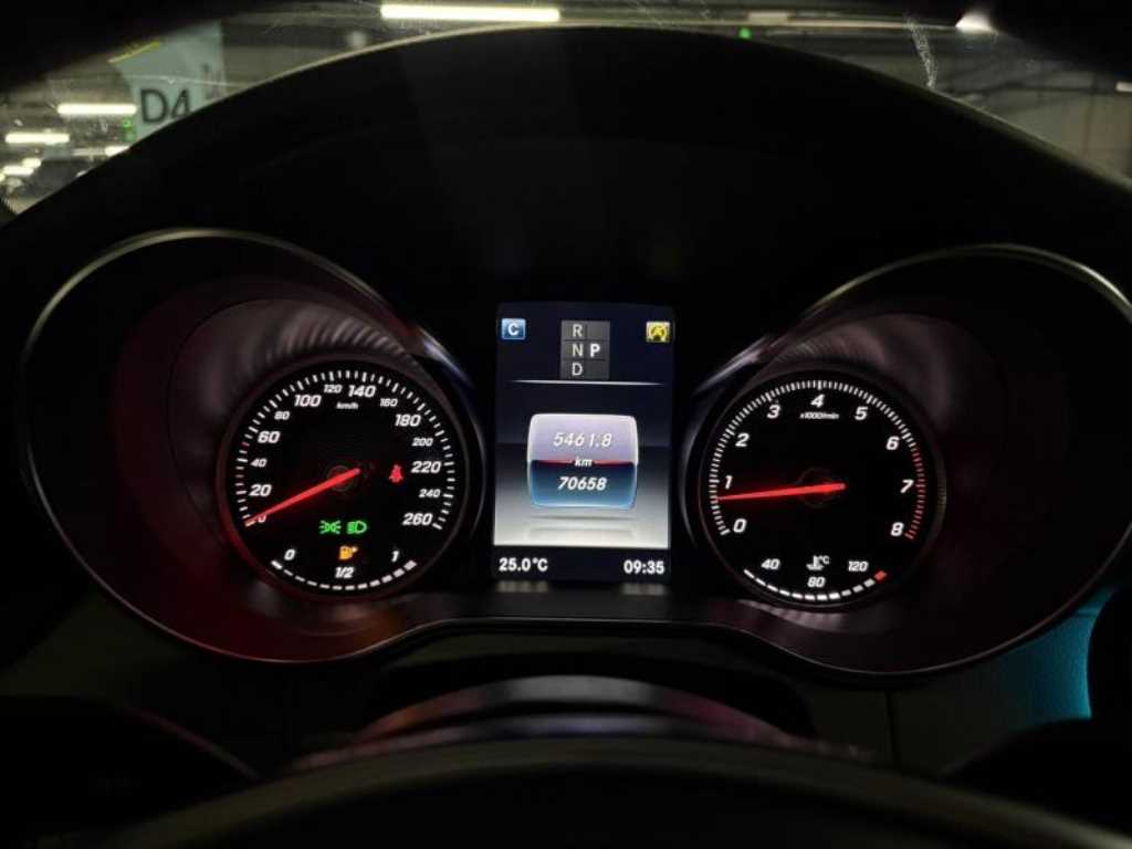 Mercedes Benz C Class - Vista 11