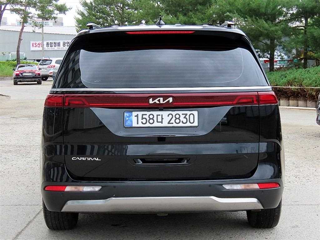 KIA Carnival - Vista 4