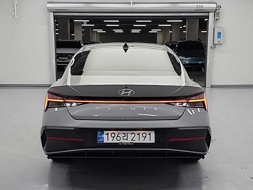 HYUNDAI Avante - Vista 3