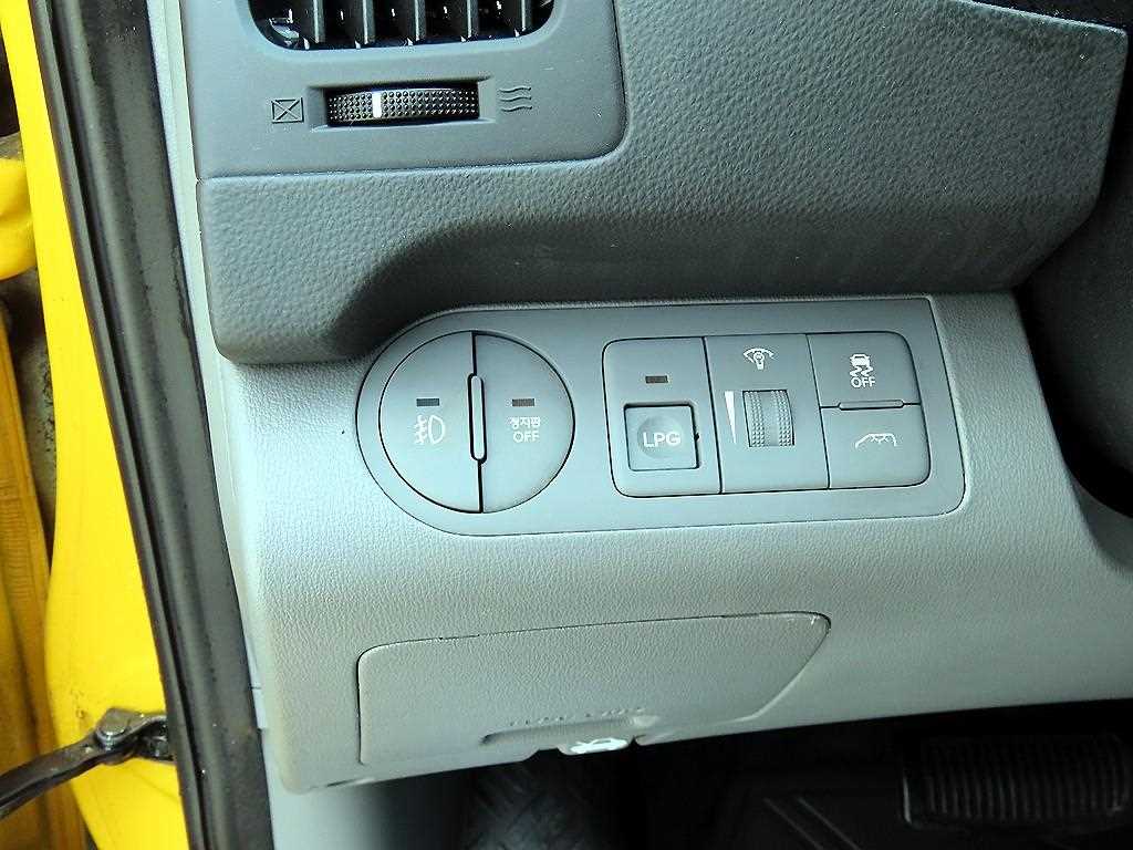 HYUNDAI Starex 2020 Amarillo - Importación desde Corea - HF Imports Iquique - Foto 13