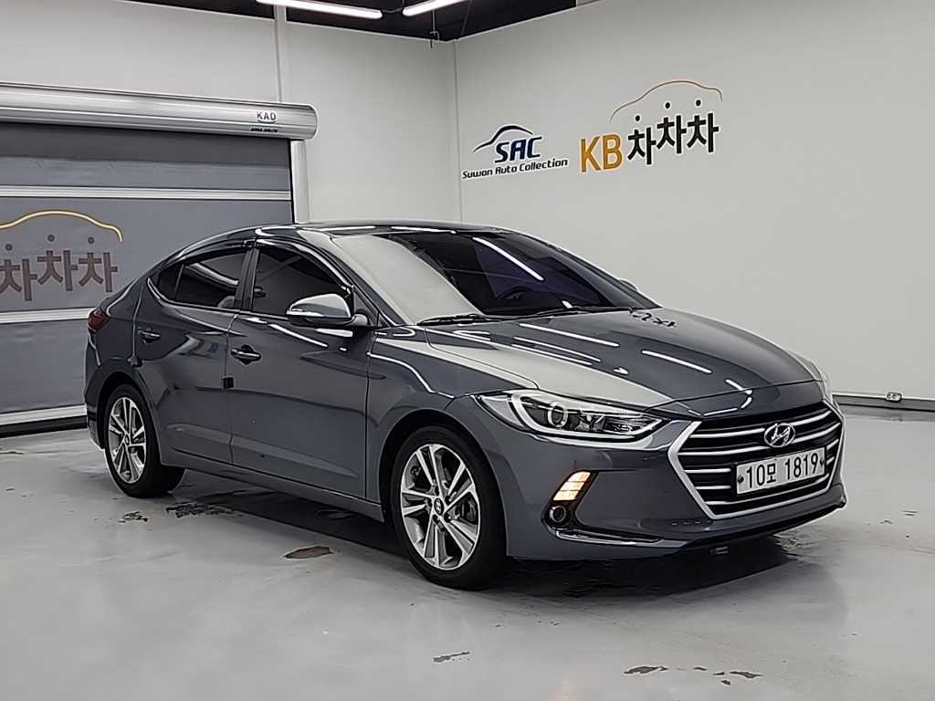 HYUNDAI Avante - Vista 4