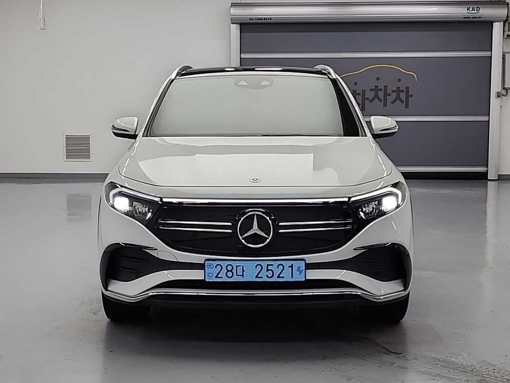 Mercedes Benz EQA - Vista 2