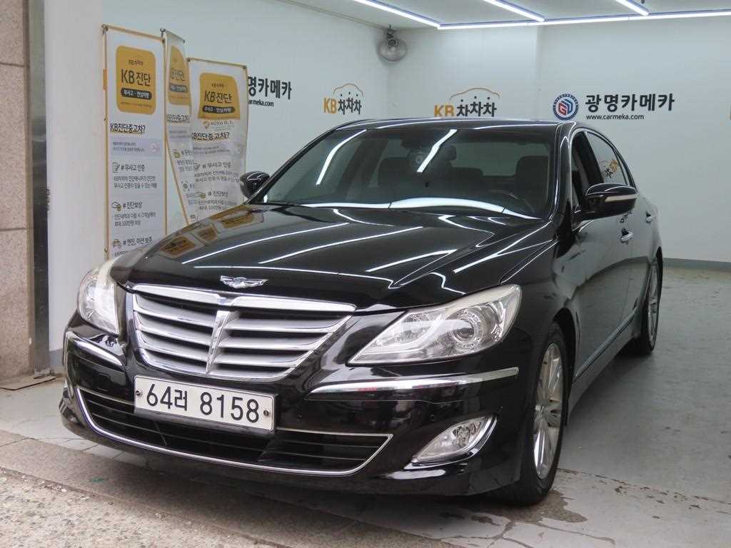 HYUNDAI Genesis - Vista 2