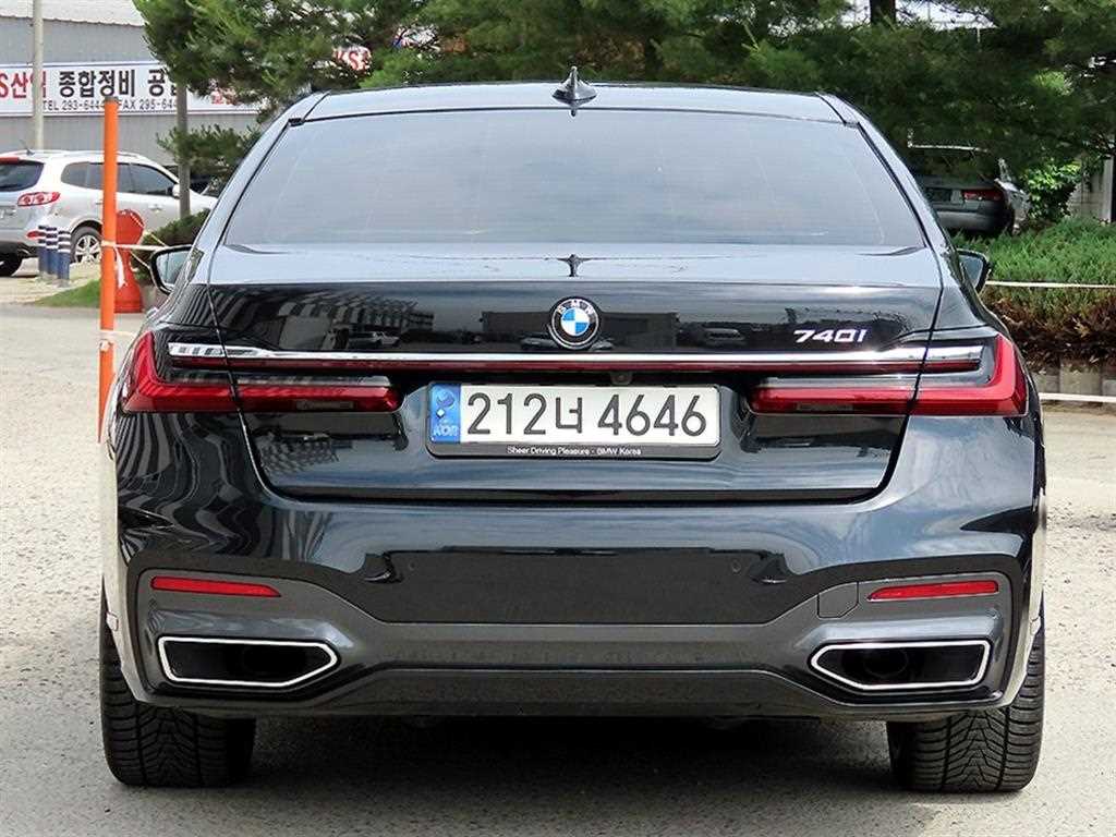 BMW 7 Series - Vista 4